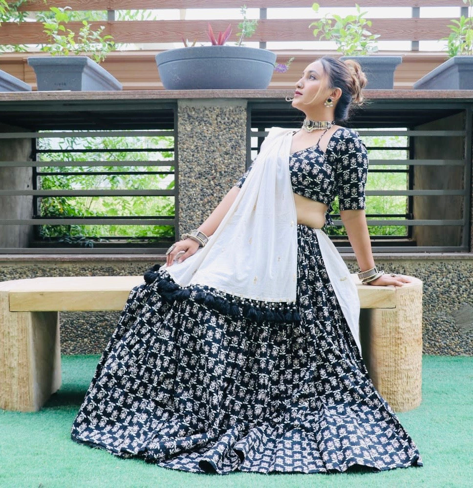 "Kunta" (आव्या) - black Ghagra Choli